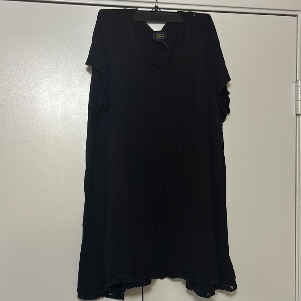 Black Short Sleeve Women's Tee